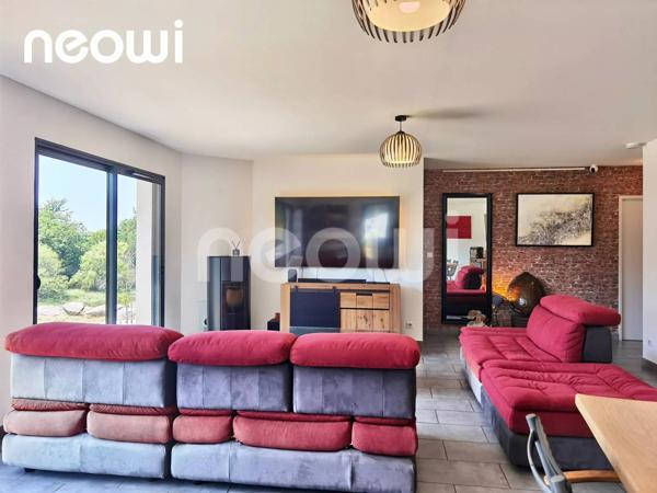 AYRENS – Maison contemporaine avec étang privé, un véritable havre de paix