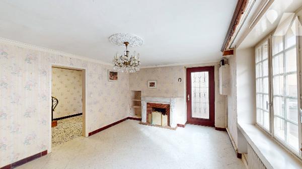 A vendre à AVIZE - Maison avec garage et extérieur