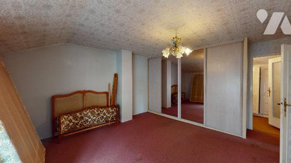 A vendre à AVIZE - Maison avec garage et extérieur