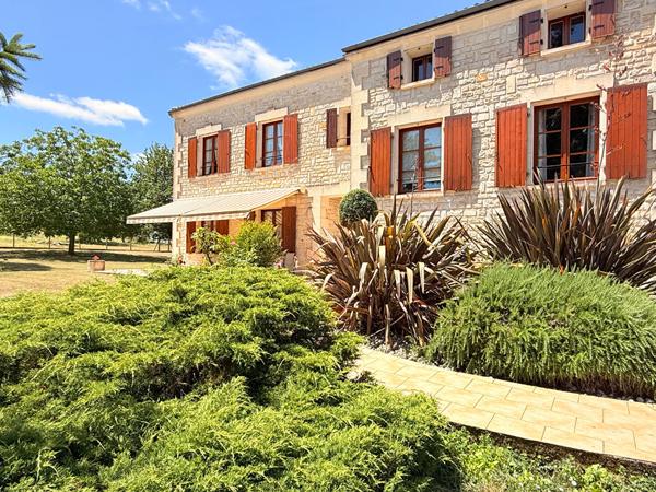 MAISON DE CARACTERE Angouleme