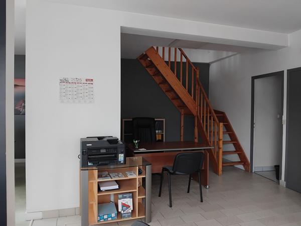 Local commercial Doue En Anjou 3 pièce(s) 95.33 m2