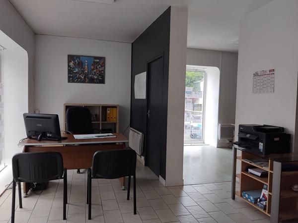 Local commercial Doue En Anjou 3 pièce(s) 95.33 m2