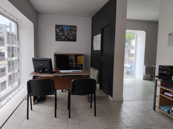 Local commercial Doue En Anjou 3 pièce(s) 95.33 m2