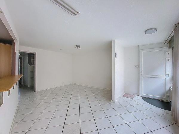 LOCAL PROFESSIONNEL DE 120 m² - STRASBOURG - NEUDORF