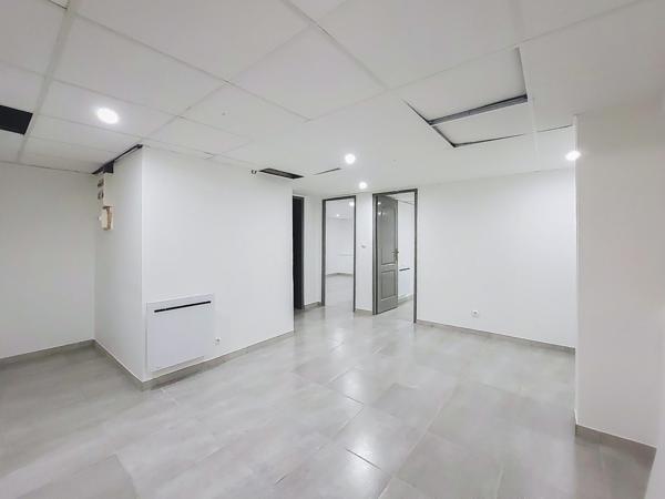 LOCAL PROFESSIONNEL DE 120 m² - STRASBOURG - NEUDORF