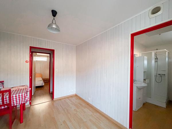 A VENDRE - MAISON 3 CHAMBRES ET DEUX STUDIOS AMENAGES AVEC JARDIN