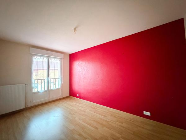 A VENDRE - MAISON 3 CHAMBRES ET DEUX STUDIOS AMENAGES AVEC JARDIN