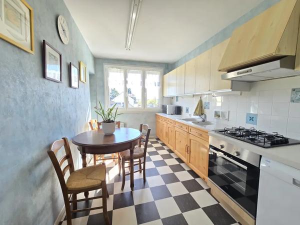Appartement lumineux avec grand balcon