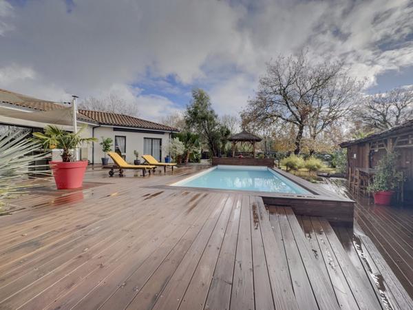 VIGNEAU, entre Audenge et BIGANOS ! Maison 5P de 150 m2, Piscine, garage, parcelle de 2620 m2 !