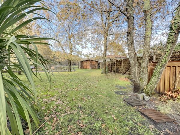 VIGNEAU, entre Audenge et BIGANOS ! Maison 5P de 150 m2, Piscine, garage, parcelle de 2620 m2 !