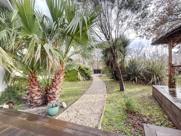 VIGNEAU, entre Audenge et BIGANOS ! Maison 5P de 150 m2, Piscine, garage, parcelle de 2620 m2 !