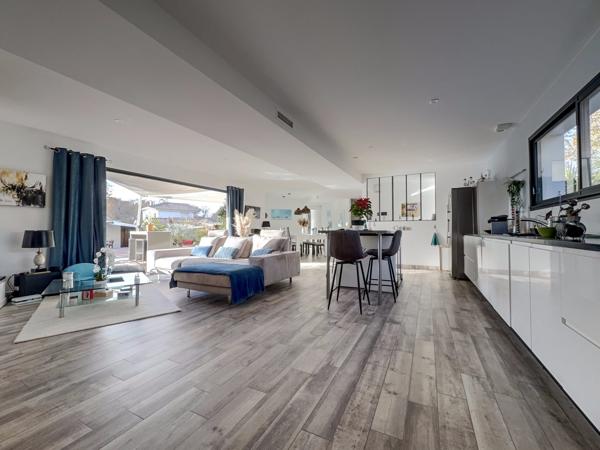 VIGNEAU, entre Audenge et BIGANOS ! Maison 5P de 150 m2, Piscine, garage, parcelle de 2620 m2 !
