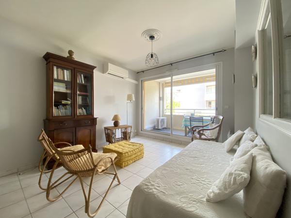 ARCACHON, plage d'Eyrac proche centre ! Appartement 3 pièces de 60 m2, avec loggia et place de parking