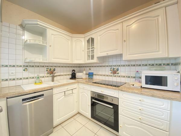 ARCACHON, plage d'Eyrac proche centre ! Appartement 3 pièces de 60 m2, avec loggia et place de parking