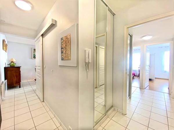 ARCACHON, plage d'Eyrac proche centre ! Appartement 3 pièces de 60 m2, avec loggia et place de parking
