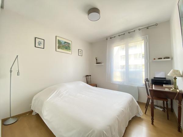 ARCACHON, plage d'Eyrac proche centre ! Appartement 3 pièces de 60 m2, avec loggia et place de parking