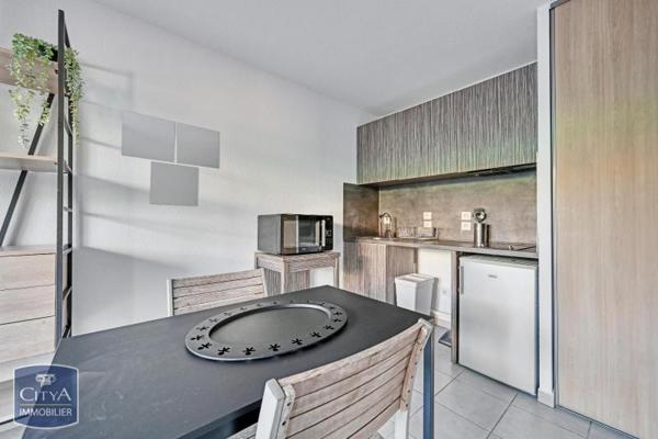 Appartement à louer 1 pièce 32.47m²