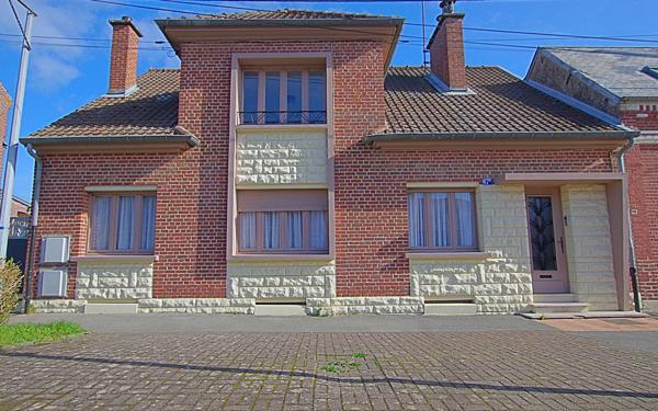 Maison à vendre    5 pièces •  Roye