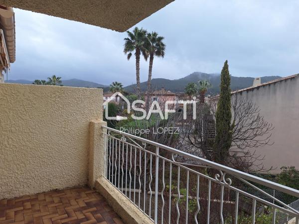 A proximité de la plage des Lecques appartement avec Terrasse