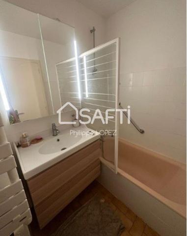 A proximité de la plage des Lecques appartement avec Terrasse