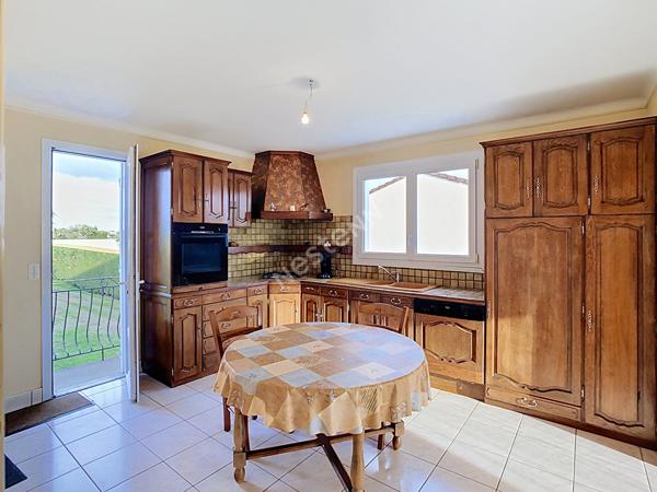 Maison sur sous sol à vendre à Tillieres