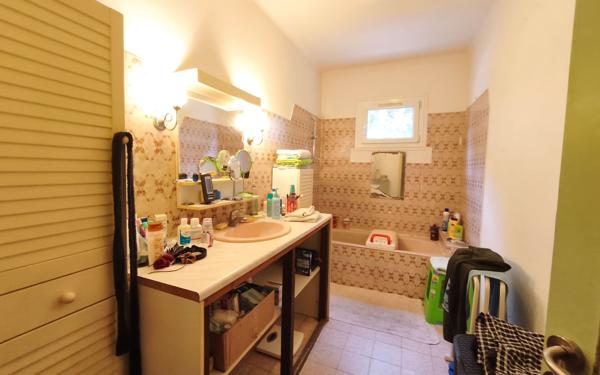 Maison à vendre    4 pièces • 133 m2 Nîmes