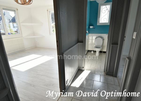 Maison familiale 171 m² – DPE C – 5 chambres – Terrain paysagé de 2 400 m² – Rostrenen