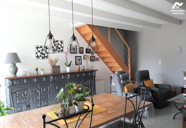 BACILLY, proche AVRANCHES, MAISON  dans hameau, au calme, avec terrain et grand double garage 100m²