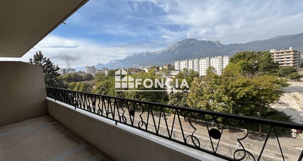 Location Studio 32 m² - Grenoble 38100