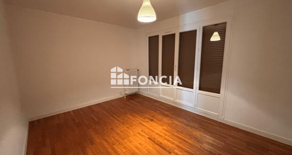 Location Studio 32 m² - Grenoble 38100