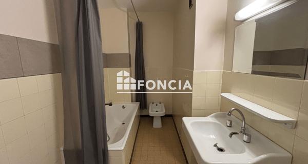 Location Studio 32 m² - Grenoble 38100