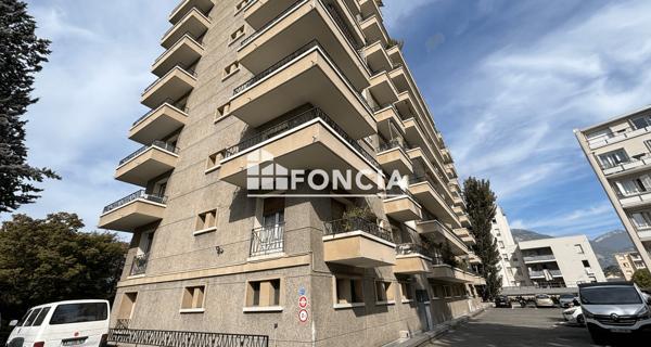Location Studio 32 m² - Grenoble 38100