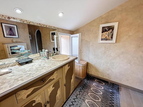 Maison de village de charme avec terrasse plein sud – Pierrevert