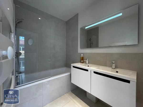 Appartement à louer 4 pièces 103.17m²