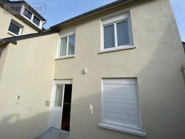 Maison de ville à vendre à Pommerit-le-Vicomte dans les Côtes-d'Armor (22200), ref : MAIS-239