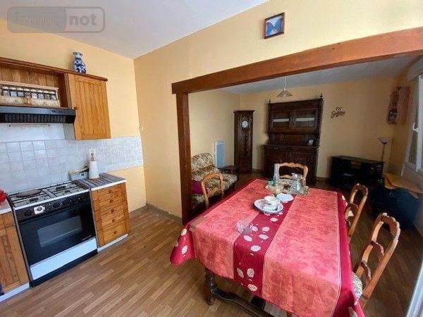 Maison de ville à vendre à Pommerit-le-Vicomte dans les Côtes-d'Armor (22200), ref : MAIS-239