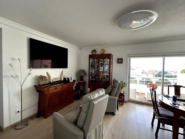 Appartement au village, 3 chambres, climatisé, vue mer