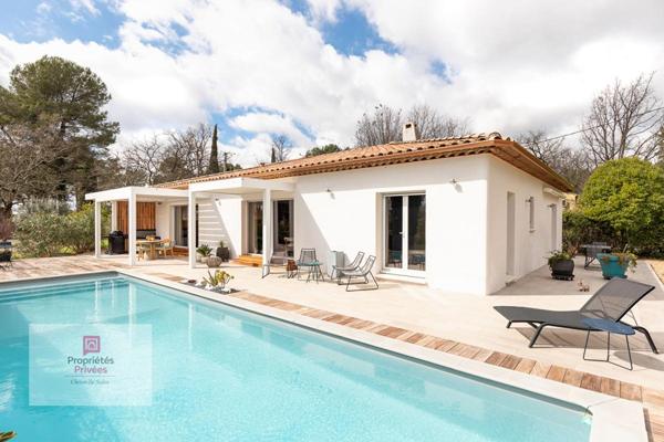 villa de plain-pied  4 pièces avec piscine proche fayence