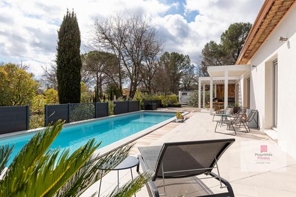 villa de plain-pied  4 pièces avec piscine proche fayence