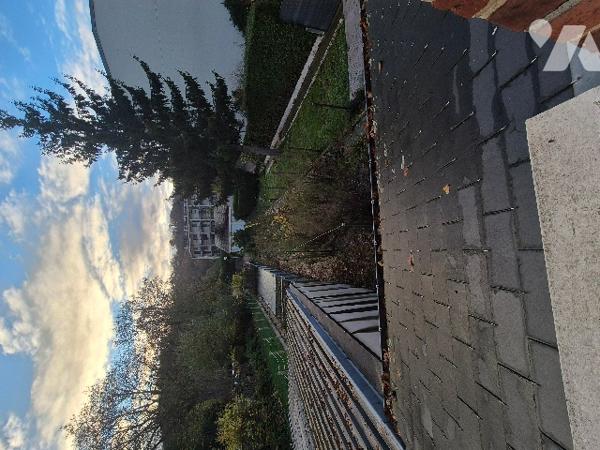 CENTRE-VILLE LILLEBONNE - 2 CHAMBRES - BEAU POTENTIEL