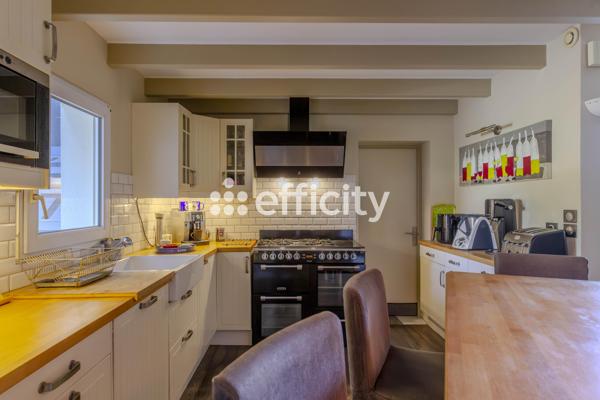 Maison
         5 pièces
        - 130 m² Bien prestige 519 000 € *