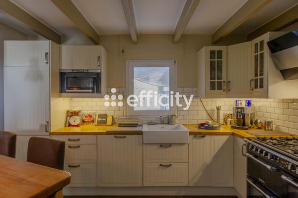 Maison
         5 pièces
        - 130 m² Bien prestige 519 000 € *