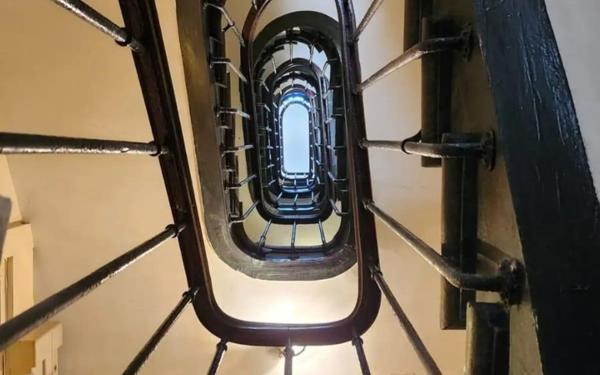 Appartement à vendre    1 pièce • 9,81 m2 Paris 18