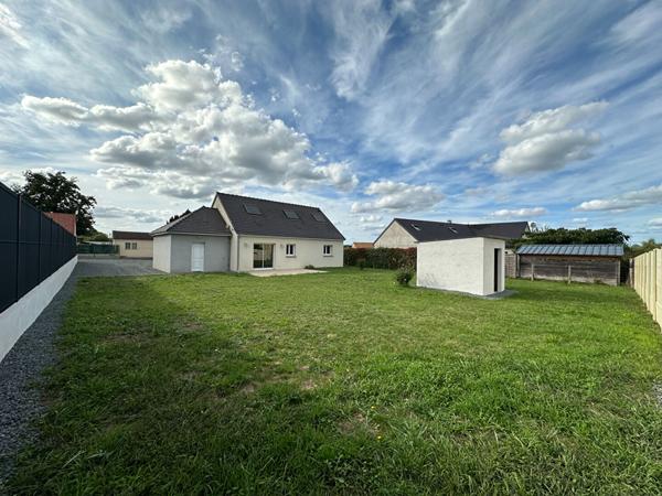 Maison de 4 chambres, jardin de 1300m² et garage !