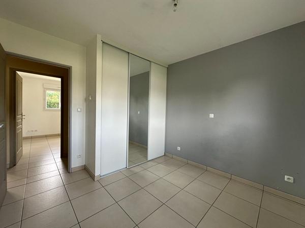 Maison de 4 chambres, jardin de 1300m² et garage !