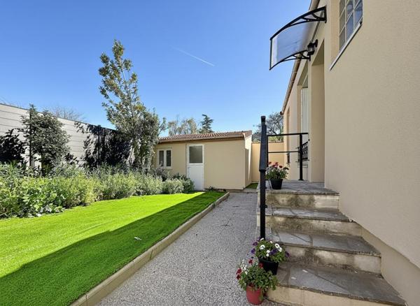 Charmante  Maison Orly 2 pièces  24.50 m2 avec dépendance de 7 m²