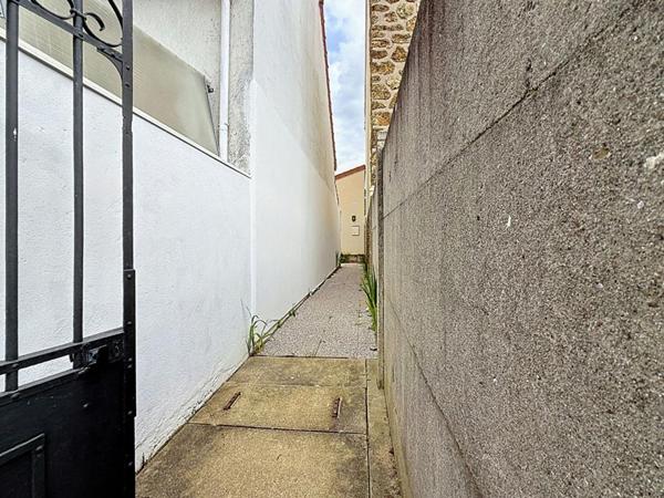 Charmante  Maison Orly 2 pièces  24.50 m2 avec dépendance de 7 m²
