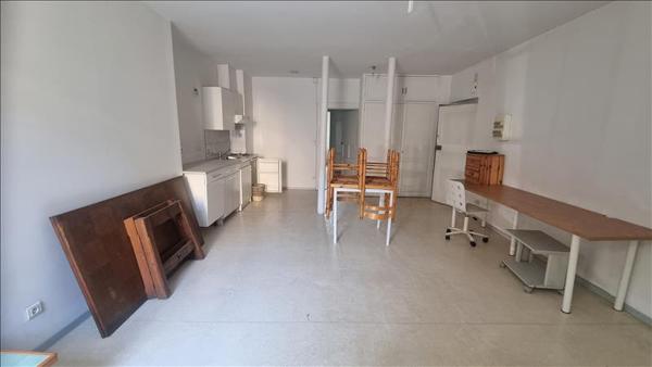 Immeuble à vendre |  Aubin |  234 m²