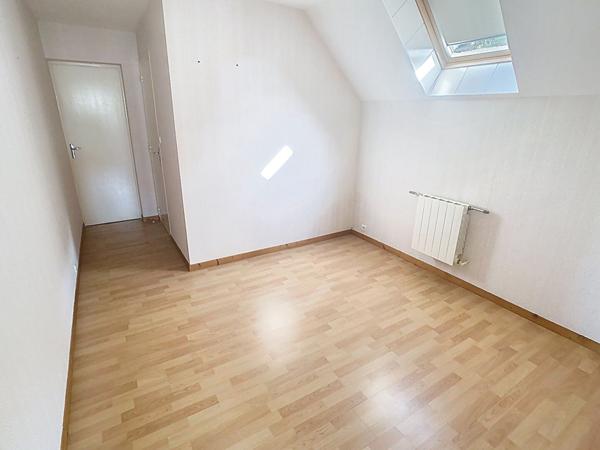 Maison familiale avec piscine au coeur de Tiercé