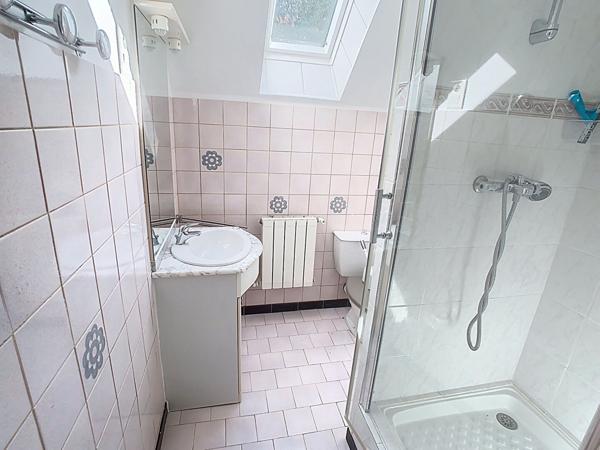 Maison familiale avec piscine au coeur de Tiercé